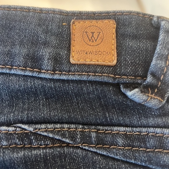 WIT & WISDOM JEANS SIZE 2P - Picture 2 of 3